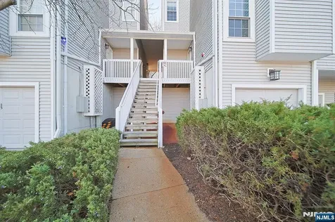 33 Markham Circle Englewood NJ 07631