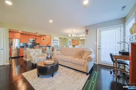 33 Markham Circle Englewood NJ 07631