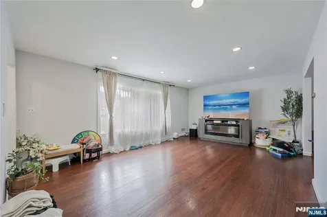 270 Glen Avenue Dumont NJ 07628