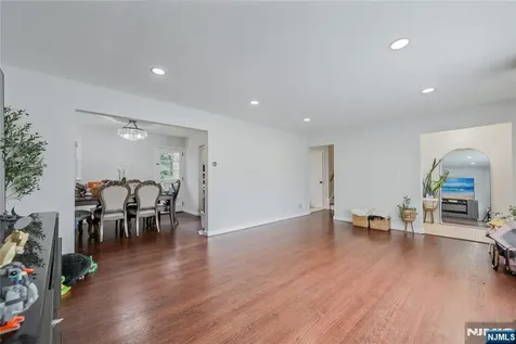 270 Glen Avenue Dumont NJ 07628