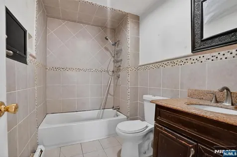 1110 Hampton Place Elizabeth NJ 07201