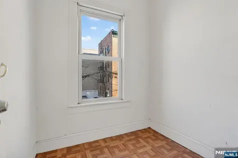 1110 Hampton Place Elizabeth NJ 07201