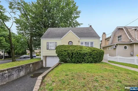 215 Henley Avenue New Milford NJ 07646