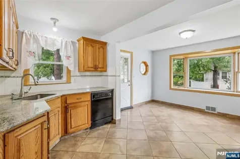 215 Henley Avenue New Milford NJ 07646