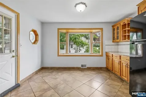 215 Henley Avenue New Milford NJ 07646