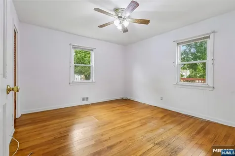 215 Henley Avenue New Milford NJ 07646