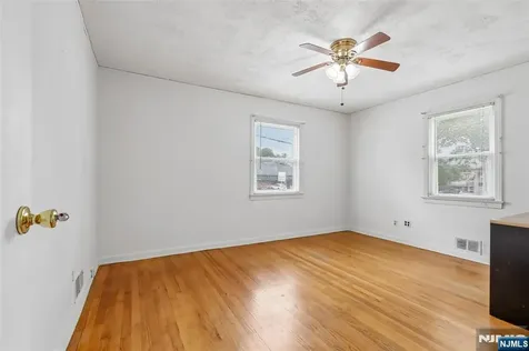 215 Henley Avenue New Milford NJ 07646