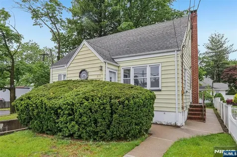 215 Henley Avenue New Milford NJ 07646
