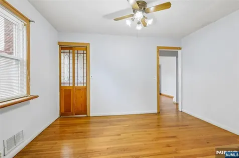 215 Henley Avenue New Milford NJ 07646