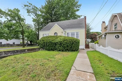215 Henley Avenue New Milford NJ 07646