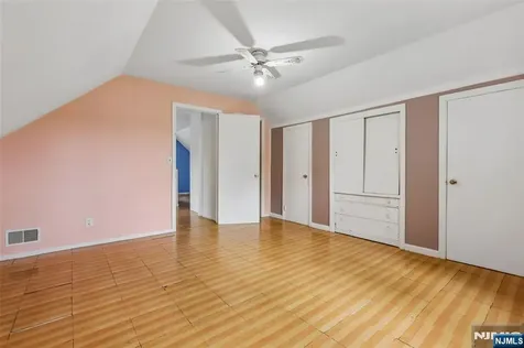 215 Henley Avenue New Milford NJ 07646