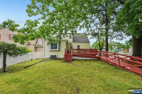 215 Henley Avenue New Milford NJ 07646