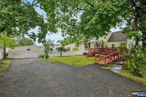 215 Henley Avenue New Milford NJ 07646