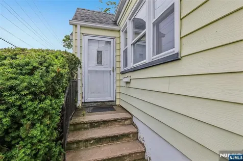 215 Henley Avenue New Milford NJ 07646