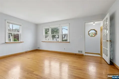 215 Henley Avenue New Milford NJ 07646