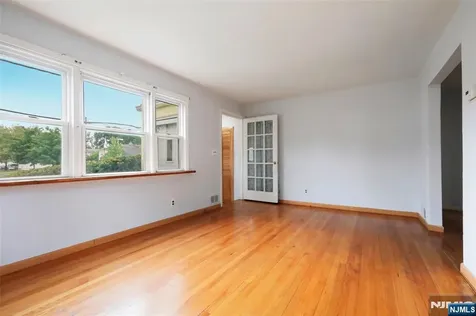 215 Henley Avenue New Milford NJ 07646