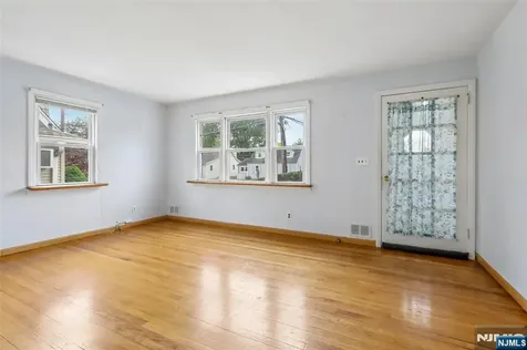 215 Henley Avenue New Milford NJ 07646