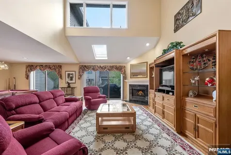 702 Holly Court Norwood NJ 07648