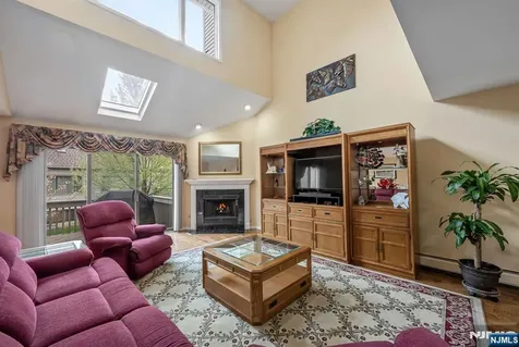 702 Holly Court Norwood NJ 07648
