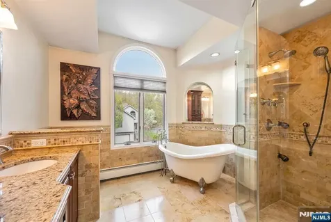 702 Holly Court Norwood NJ 07648