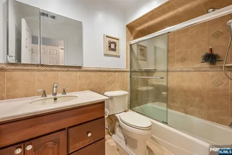702 Holly Court Norwood NJ 07648