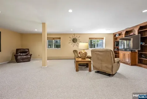 702 Holly Court Norwood NJ 07648