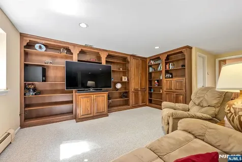 702 Holly Court Norwood NJ 07648