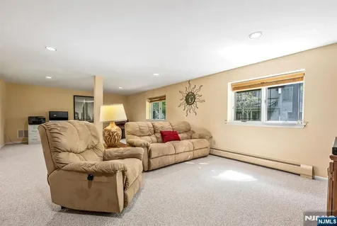 702 Holly Court Norwood NJ 07648