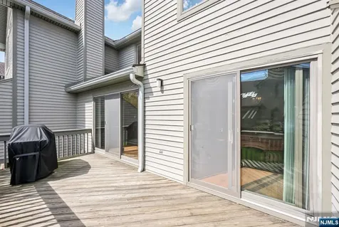 702 Holly Court Norwood NJ 07648
