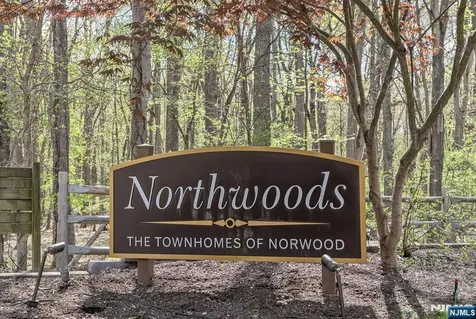 702 Holly Court Norwood NJ 07648