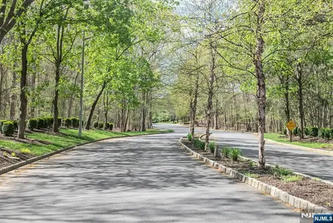702 Holly Court Norwood NJ 07648