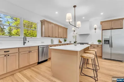 69 Broadway Park Ridge NJ 07656