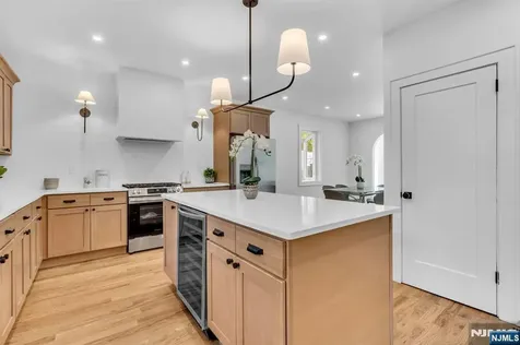 69 Broadway Park Ridge NJ 07656