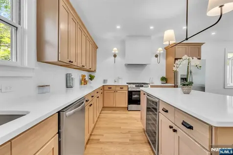 69 Broadway Park Ridge NJ 07656