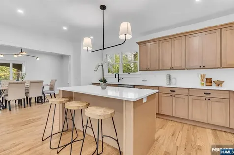 69 Broadway Park Ridge NJ 07656