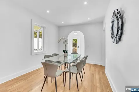 69 Broadway Park Ridge NJ 07656