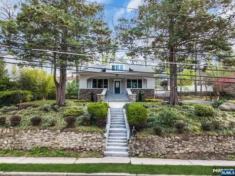 69 Broadway Park Ridge NJ 07656