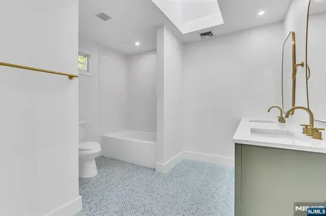 69 Broadway Park Ridge NJ 07656