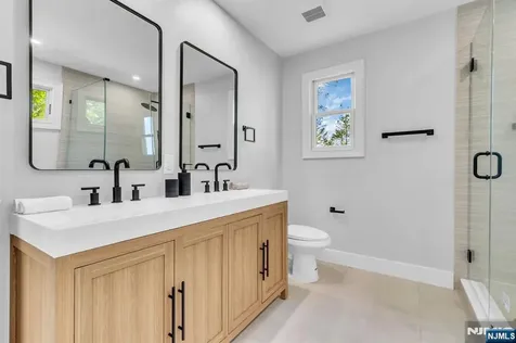 69 Broadway Park Ridge NJ 07656