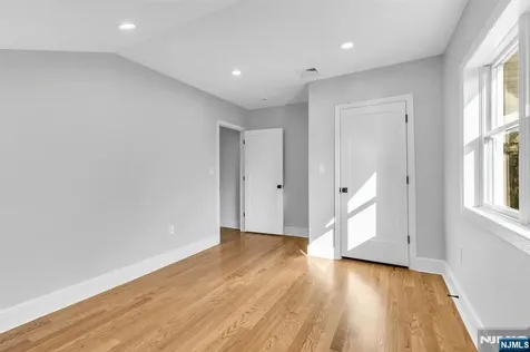 69 Broadway Park Ridge NJ 07656