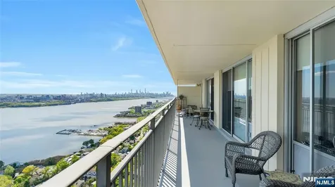 1530 Palisade Avenue Fort Lee NJ 07024