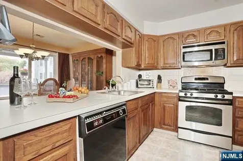 101 Quartz Lane Paterson NJ 07501
