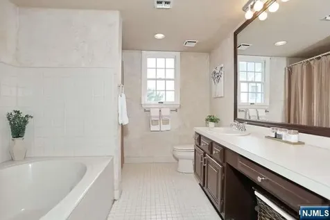 101 Quartz Lane Paterson NJ 07501