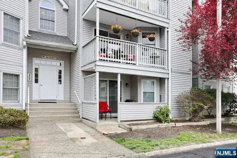 101 Quartz Lane Paterson NJ 07501