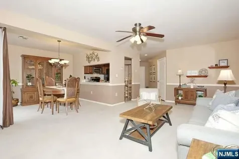 101 Quartz Lane Paterson NJ 07501