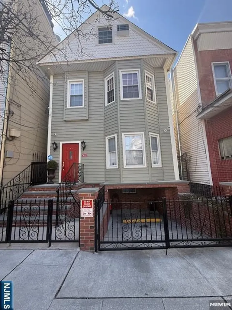 413 21st Street Union City NJ 07087