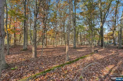212 Seminole Lane Franklin Lakes NJ 07417