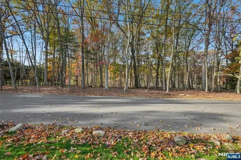 212 Seminole Lane Franklin Lakes NJ 07417