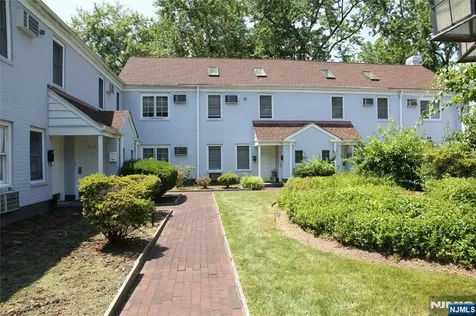 610 Grand Avenue Leonia NJ 07605