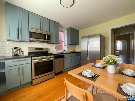 89 Liberty Place Weehawken NJ 07086